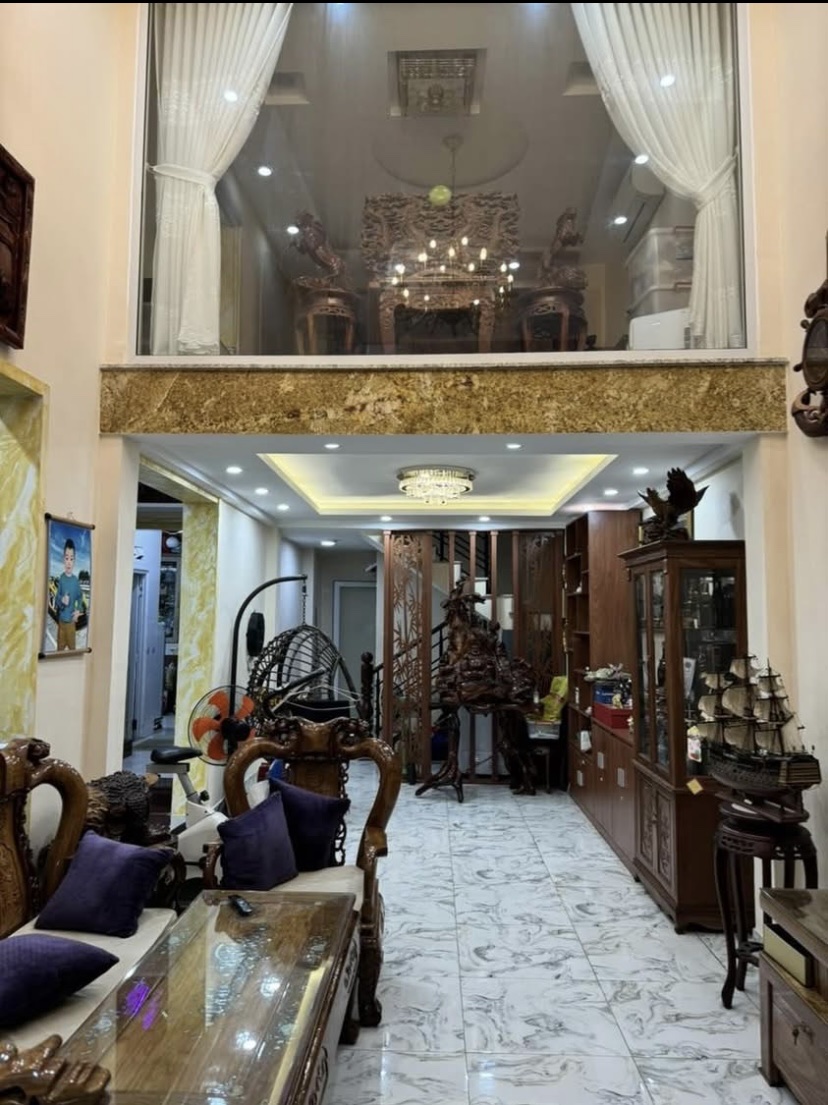 Bán biệt thự mini Vũ Trọng Phụng, view sân chung cư, gần ngay phố, 40m2, hơn 8 tỷ